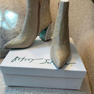 Betsey Johnson Gold Kasey Ankle Boots Size 9